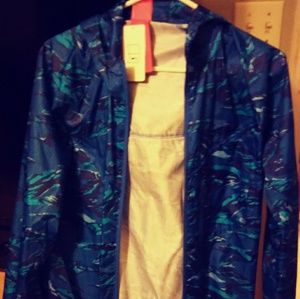 Nike woman's windbreaker. Med